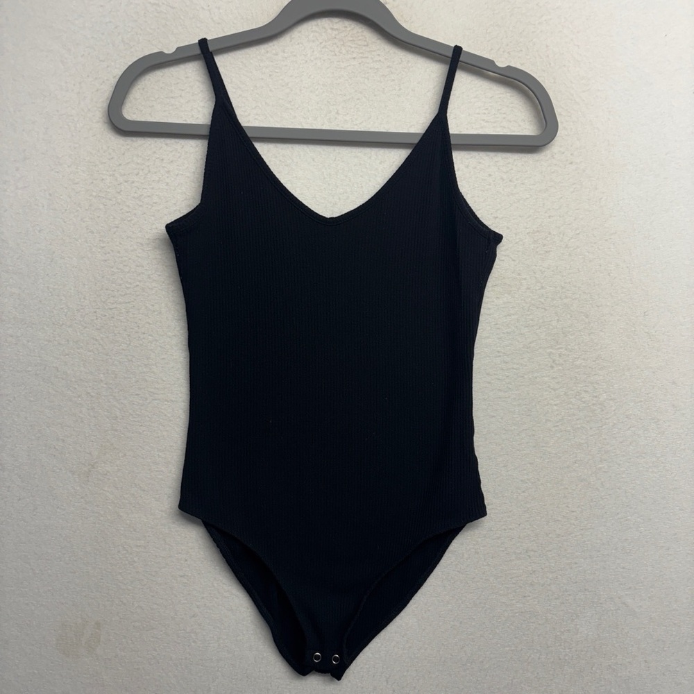 American Eagle V Neck Ribbed‎ Bodysuit Black M
